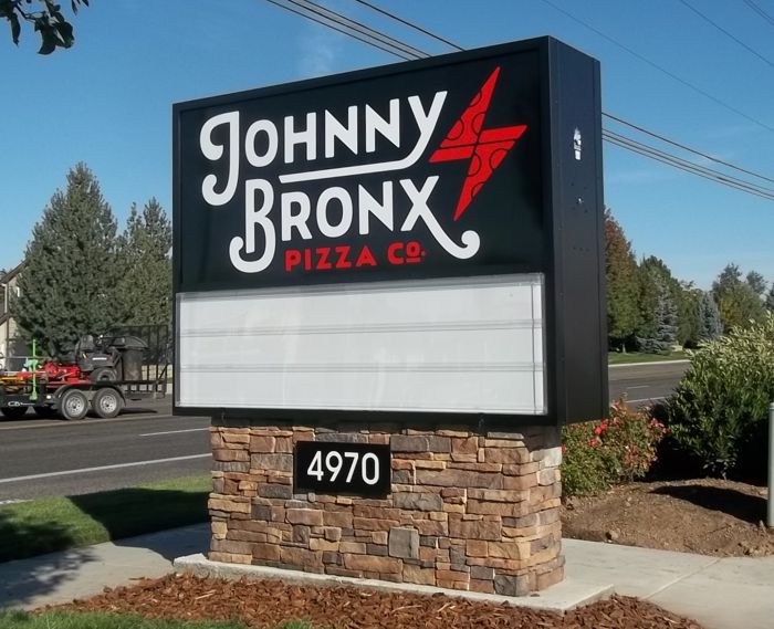 Johnny Bronz Pizza, Meridian, ID